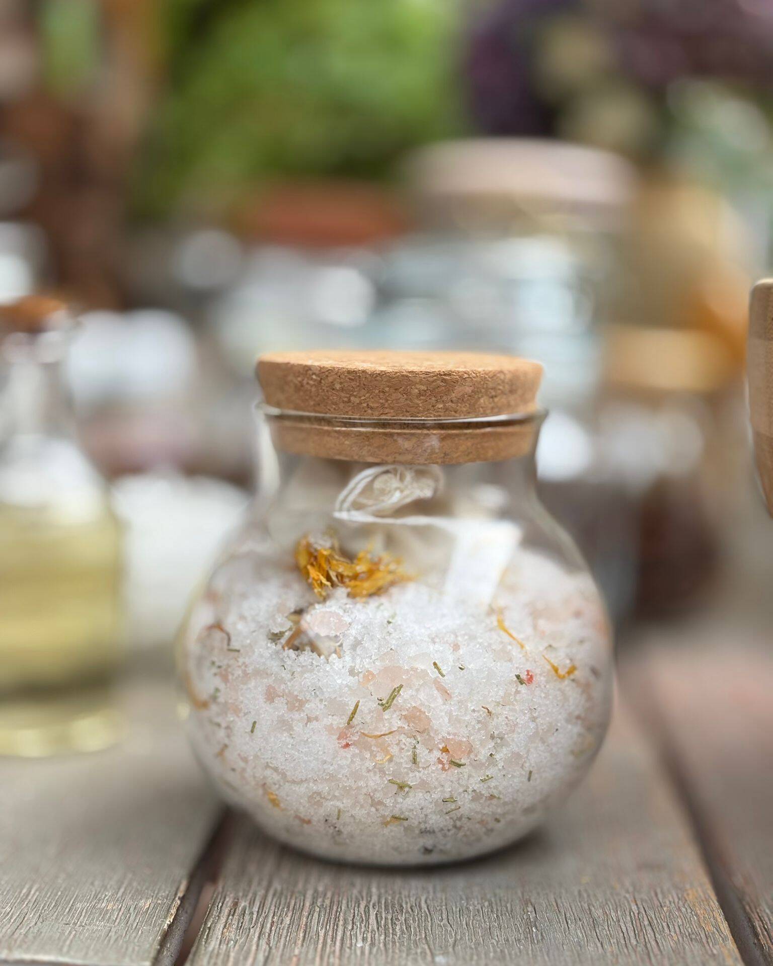 Ritual de Año Nuevo con sales energéticas para limpieza y renovación